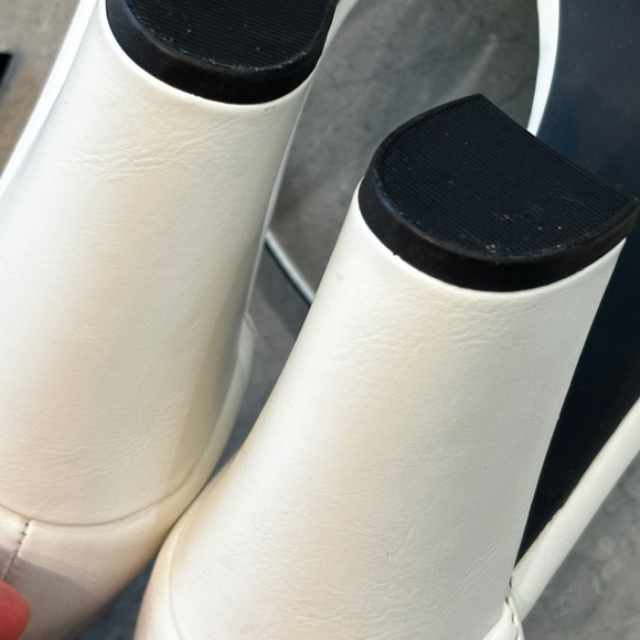 Madden Girl Block Heel Sandals - White Size 5 - Picture 7 of 10